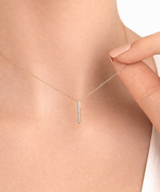 Цепочка из жёлтого золота с подвеской с жемчугом и бриллиантами