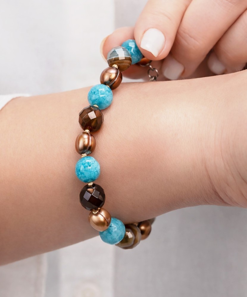 Aproce ar nefrītu, ahātu un pērli