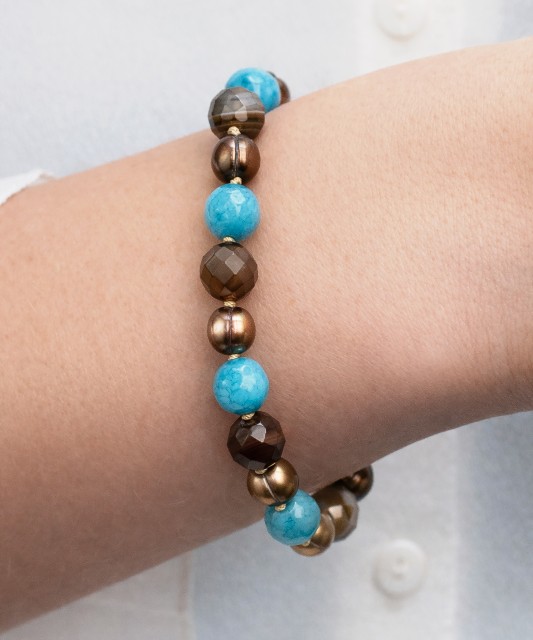 Aproce ar nefrītu, ahātu un pērli