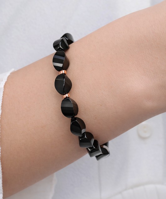 Браслет с ониксами и золотом