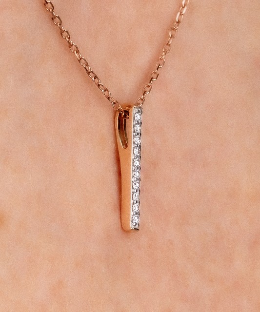 Zelta ķēdīte ar dimanta kulonu