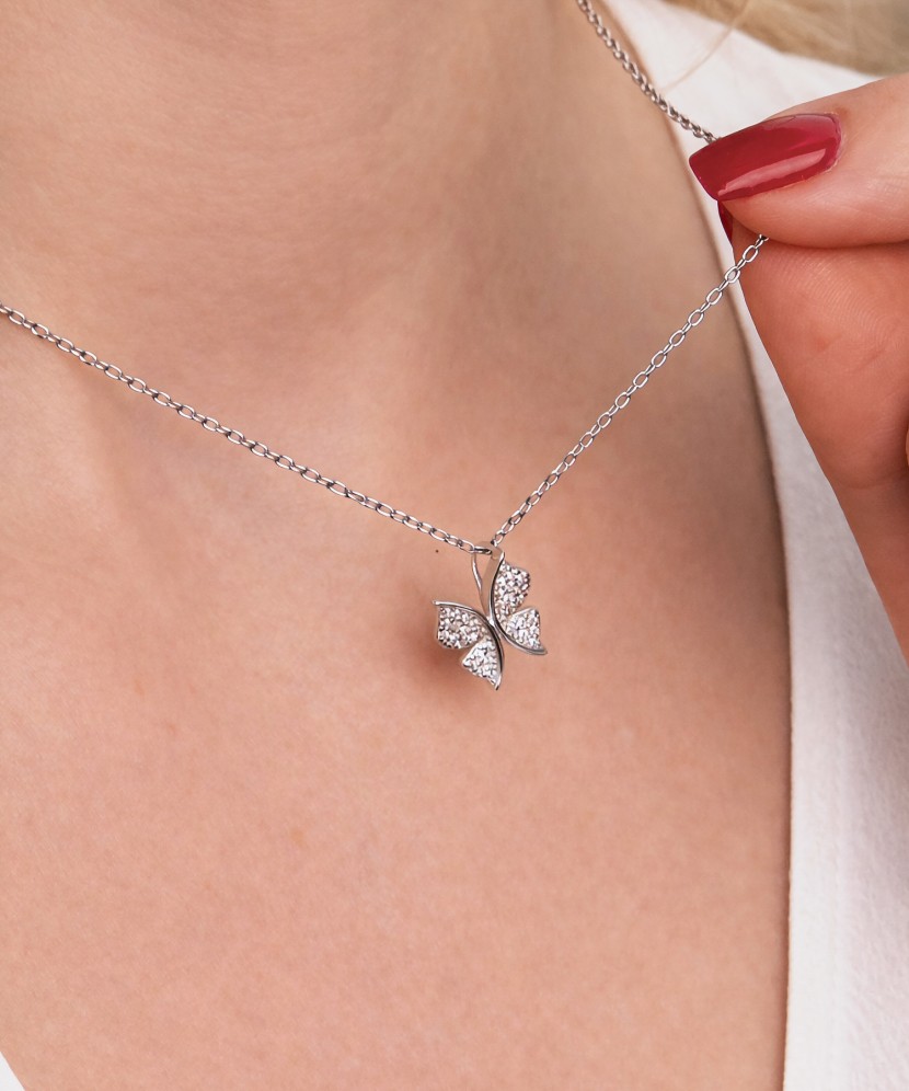 Sudraba ķēdīte ar cirkona kuloni "Taureņlaps"