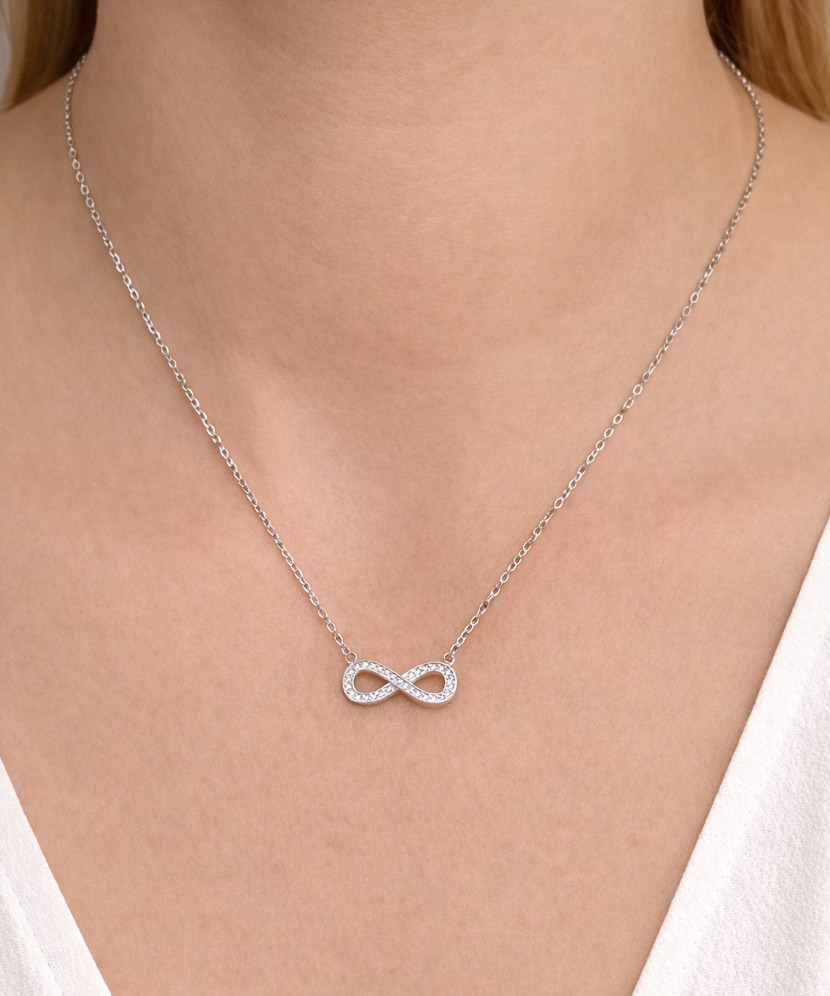 Sudraba ķēdīte ar cirkonija piekariņu