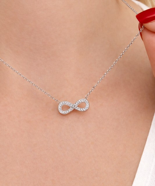 Серебряная цепочка с подвеской из циркона