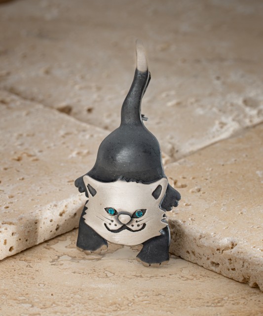 Sudraba piespraude ar kristāliem "Kaķis"