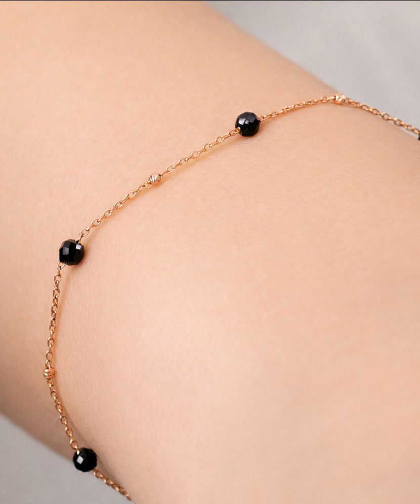 Zelta rokassprādze ar spineliem