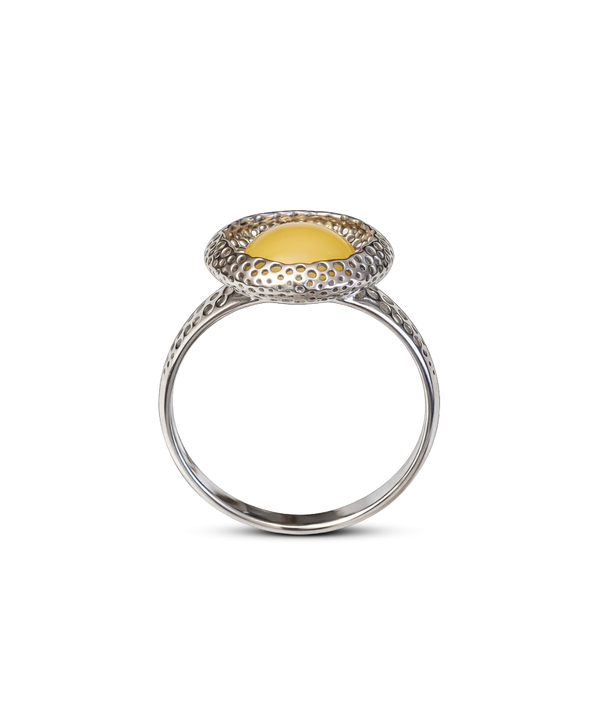 Серебряное кольцо с янтарём