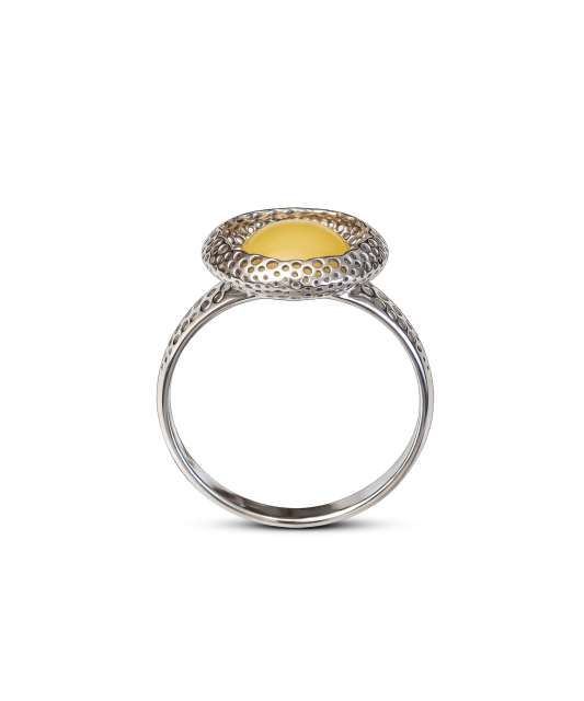 Sudraba gredzens ar dzintaru