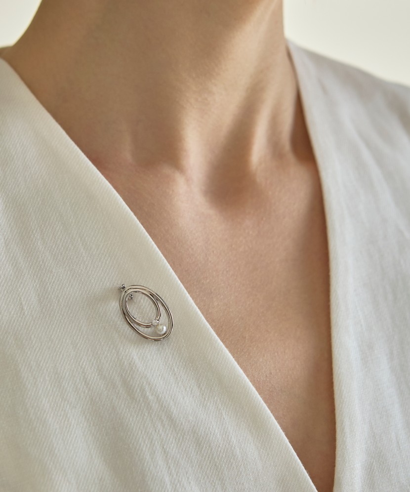 Sudraba sakta ar pērli un cirkoniju