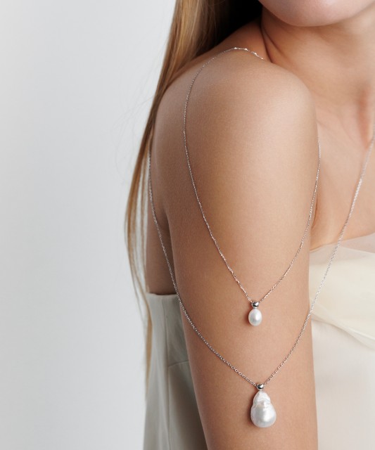 Sudraba ķēdīte ar pērļu piekariņu