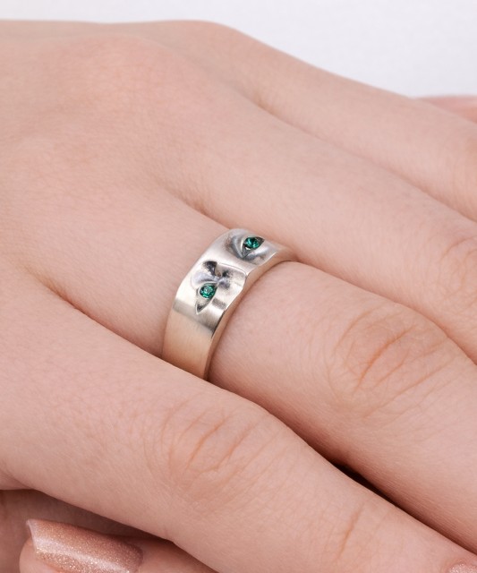 Sudraba gredzens ar kristāliem