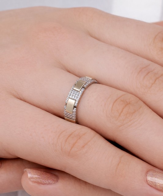 Кольцо из позолоченного серебра с цирконами