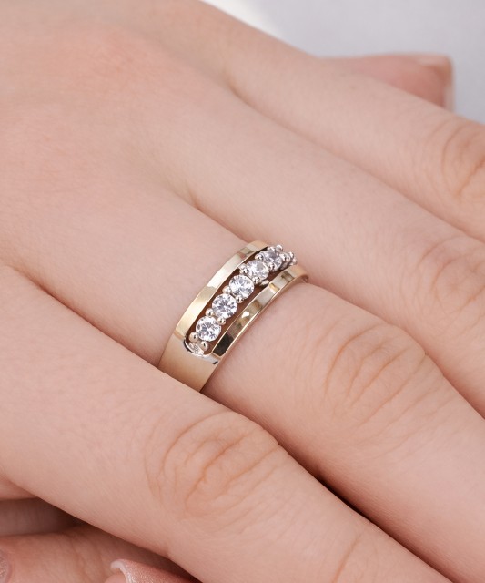 Apzeltīts sudraba gredzens ar cirkoniem