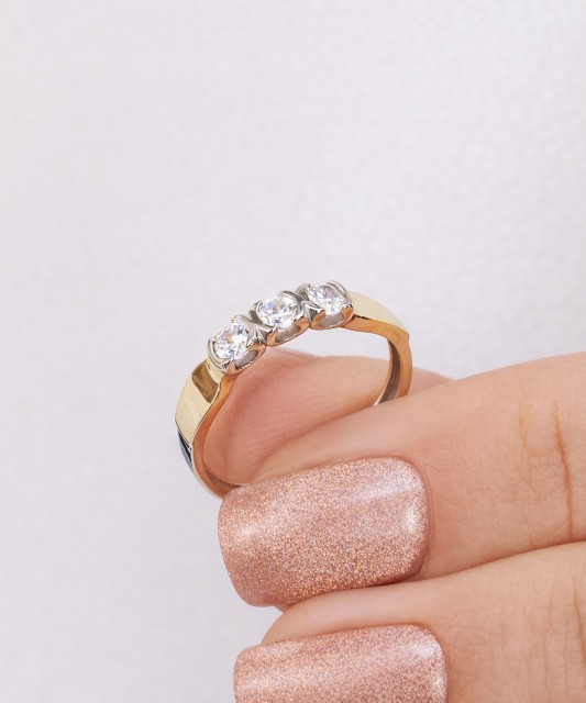 Apzeltīts sudraba gredzens ar cirkoniem