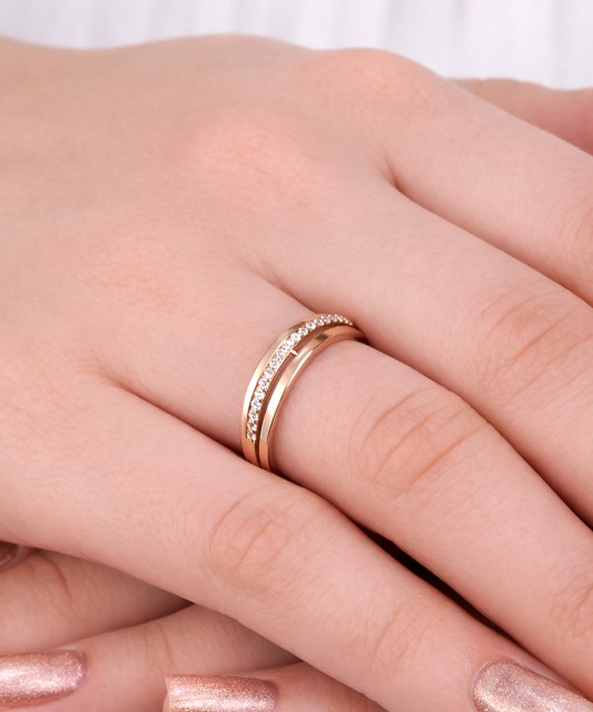 Zelta gredzens ar cirkonijiem