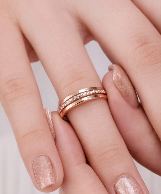 Zelta gredzens ar cirkonijiem