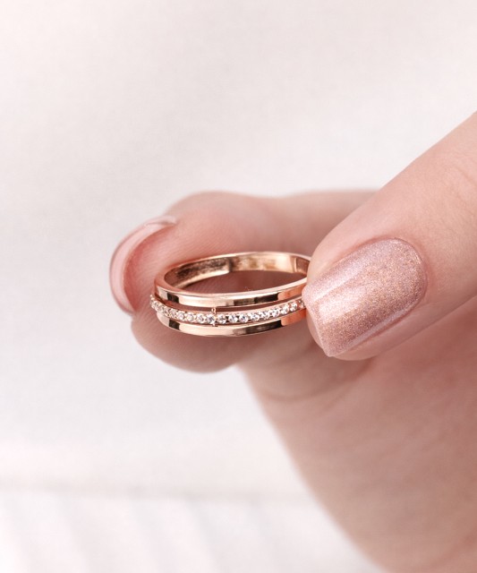 Zelta gredzens ar cirkonijiem