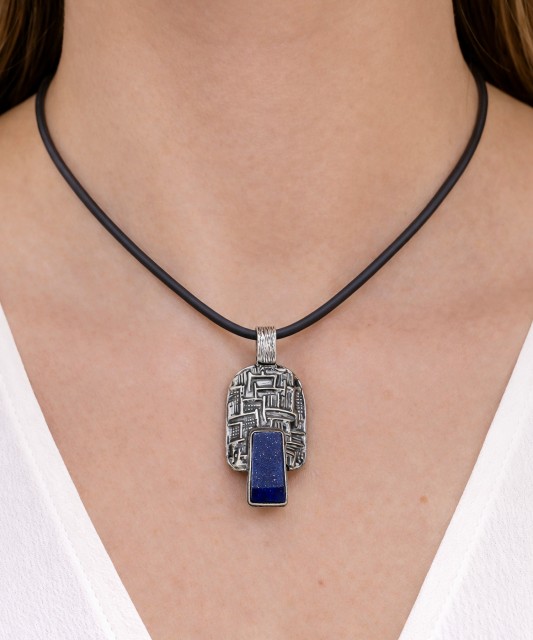 Sudraba kulons ar lazurītu