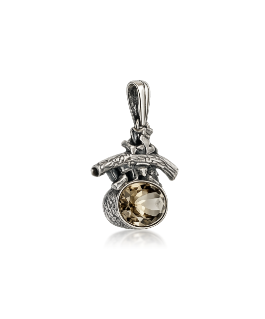 Sudraba kulons ar dūmakainu kvarcu