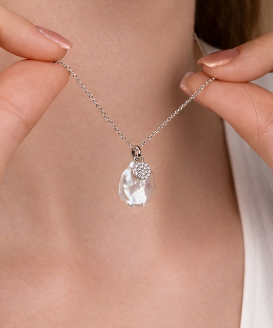 Sudraba ķēdīte ar pērļu piekariņu un cirkonijiem