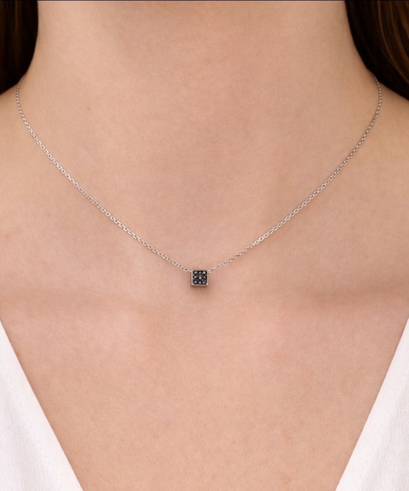 Серебряная цепочка с подвеской из циркона