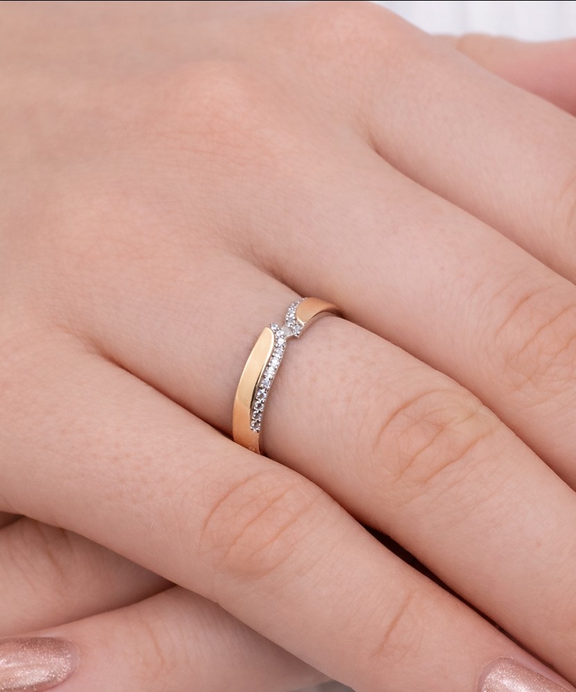 Apzeltīts sudraba gredzens ar cirkonijiem