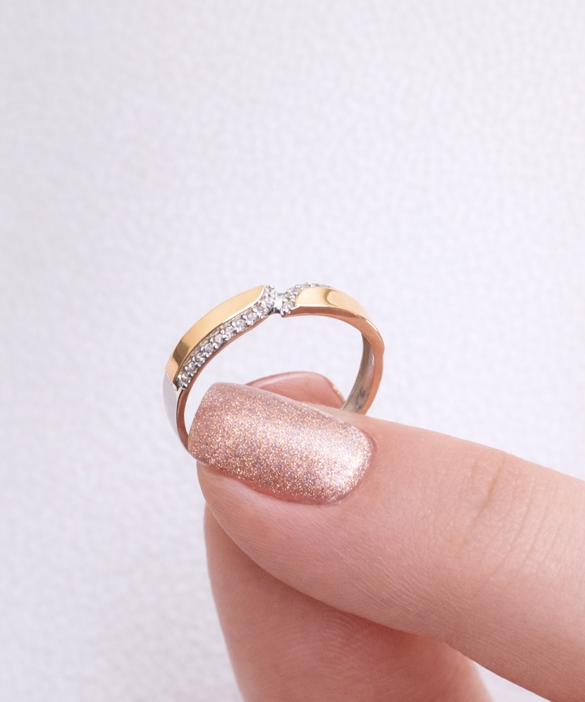 Apzeltīts sudraba gredzens ar cirkonijiem