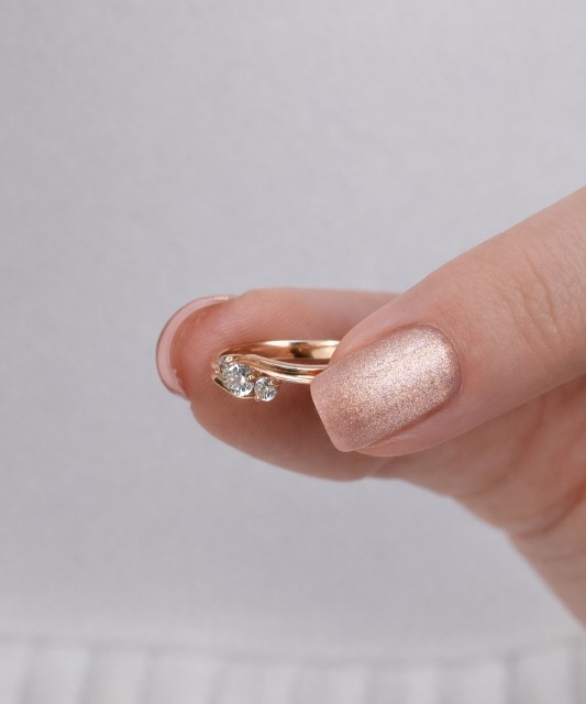 Zelta gredzens ar cirkonijiem