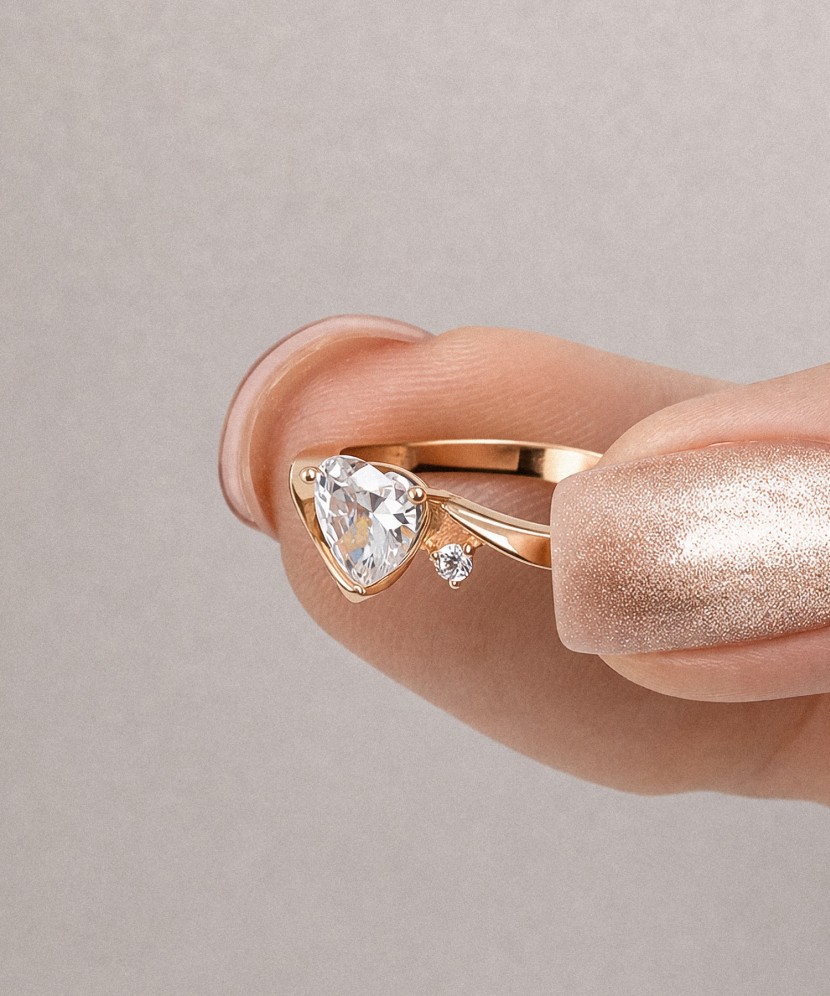 Zelta gredzens ar cirkonijiem