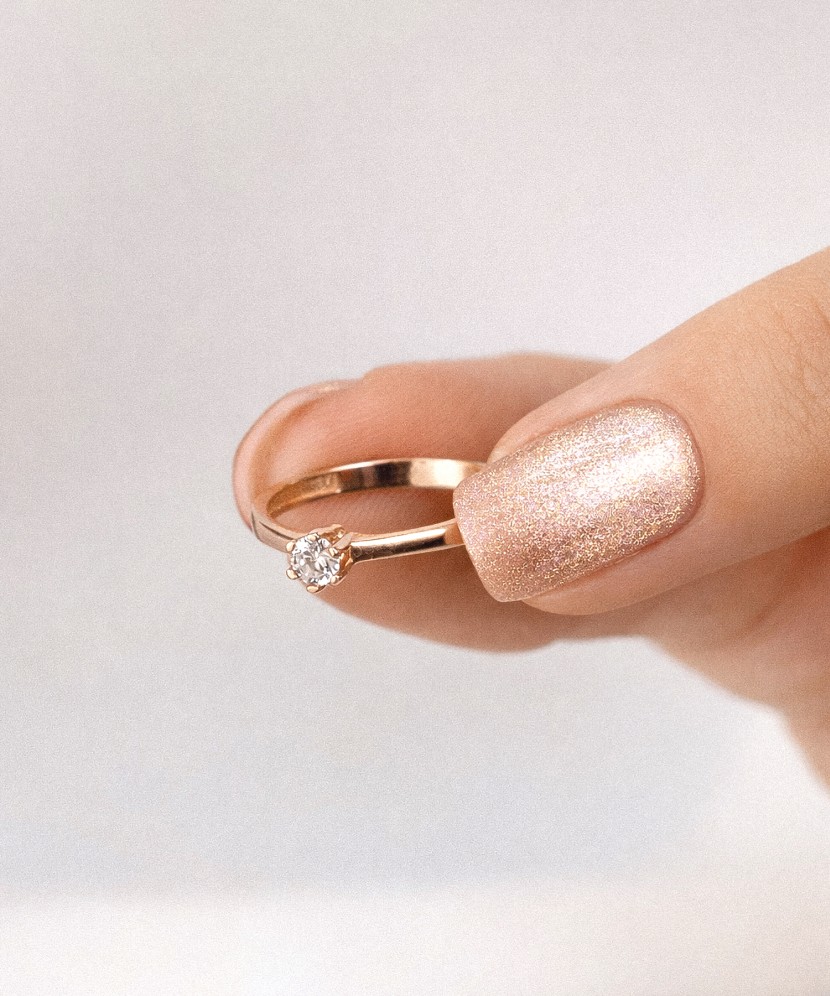 Золотое кольцо с цирконами