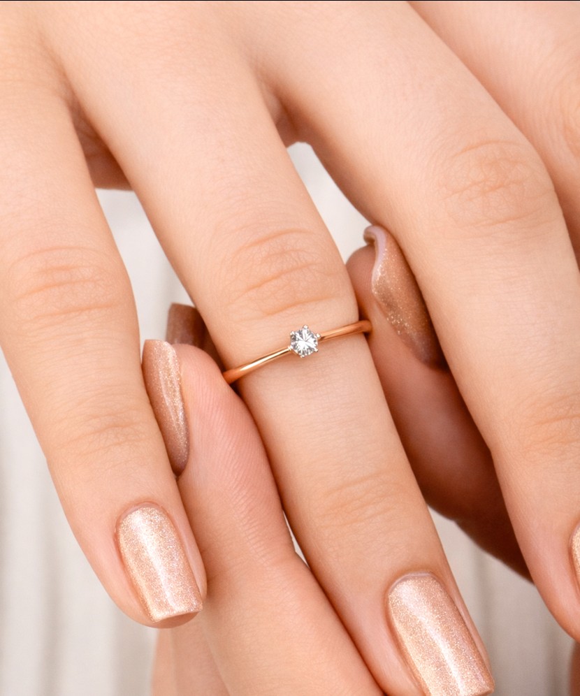 Zelta gredzens ar cirkonijiem