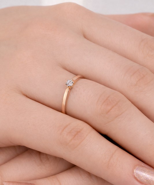 Zelta gredzens ar cirkonijiem