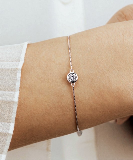 Sudraba rokassprādze ar cirkonijiem