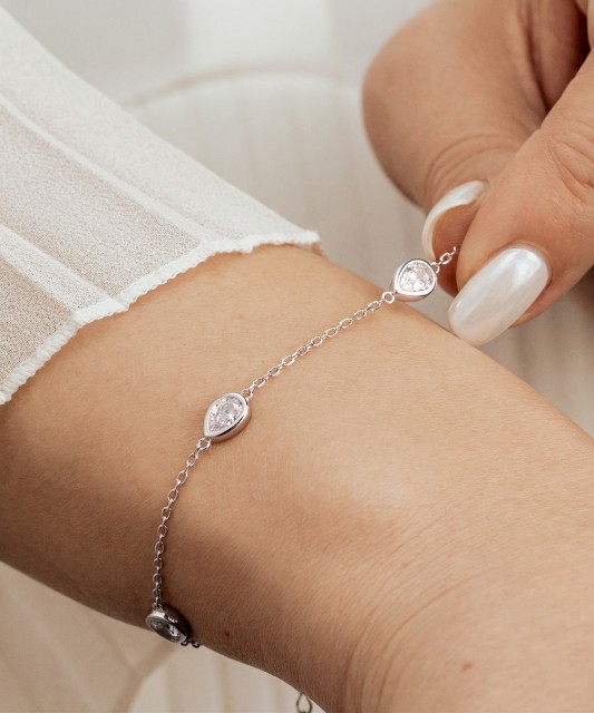 Sudraba rokassprādze ar cirkonijiem