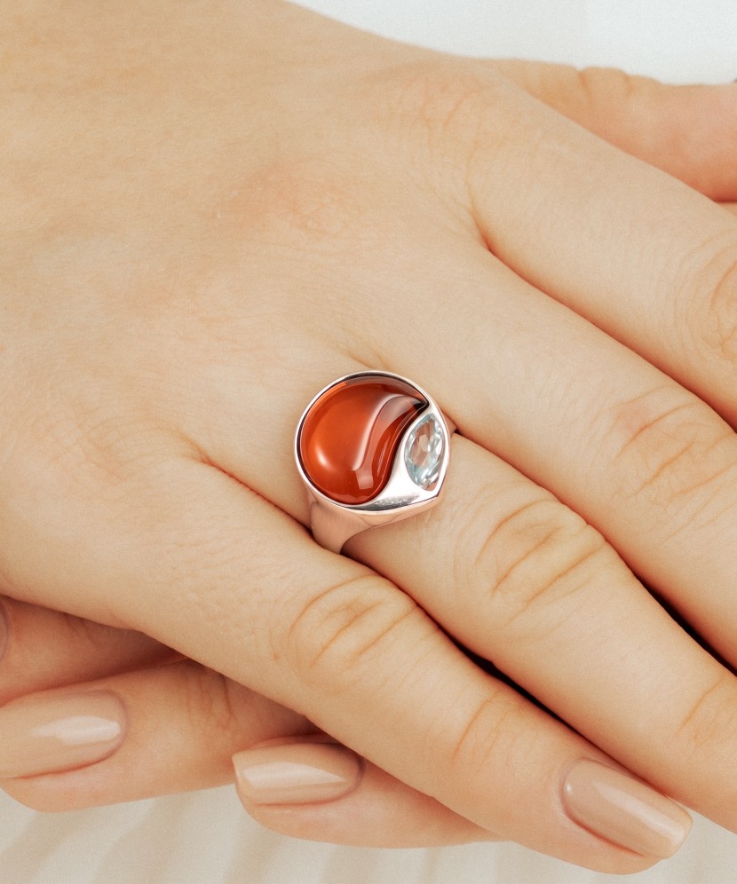 Серебряное кольцо с янтарем и топазом