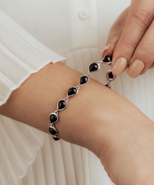 Серебряный браслет с ониксом