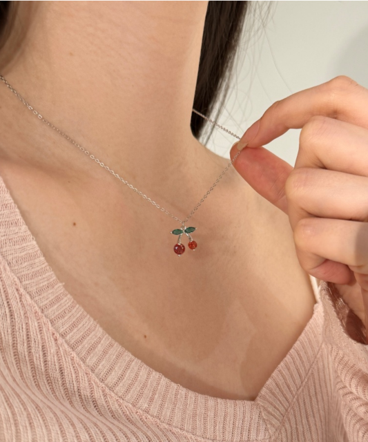 Sudraba ķēdīte ar cirkona kuloni