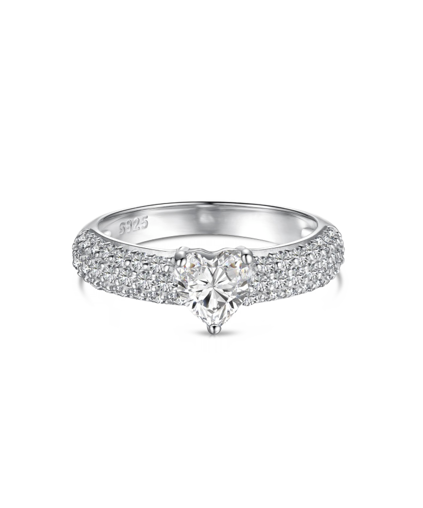 Серебряное кольцо с муассанитами «Сердечко» 0.8ct