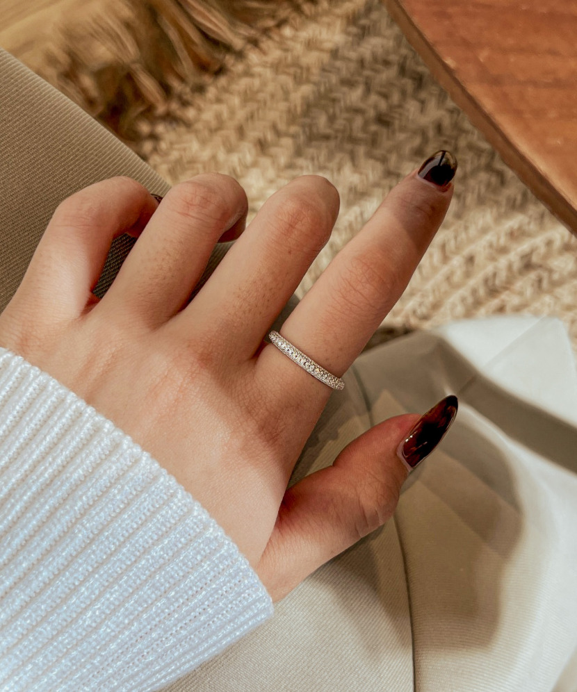 Sudraba gredzens ar moisanītiem 0.8ct