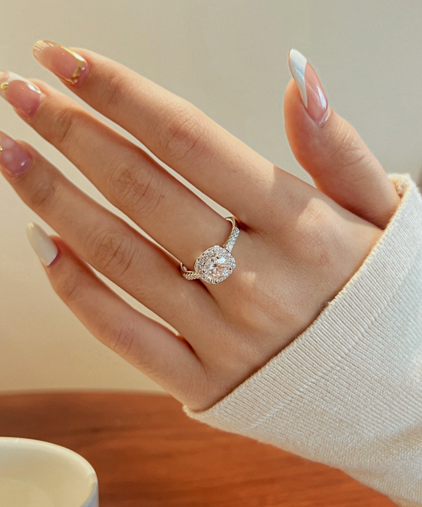 Sudraba gredzens ar moisanītiem 1.2ct
