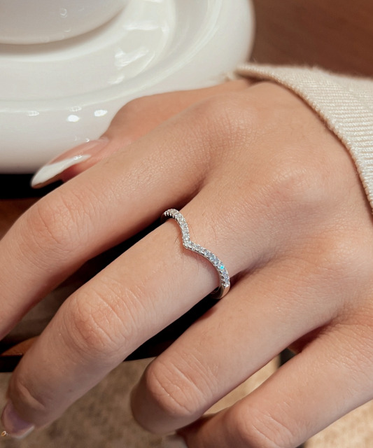 Серебряное кольцо с муассанитами 0.19ct