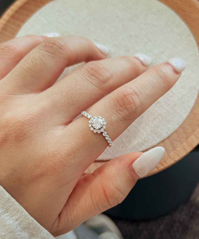 Sudraba gredzens ar moisanītiem 0.86ct