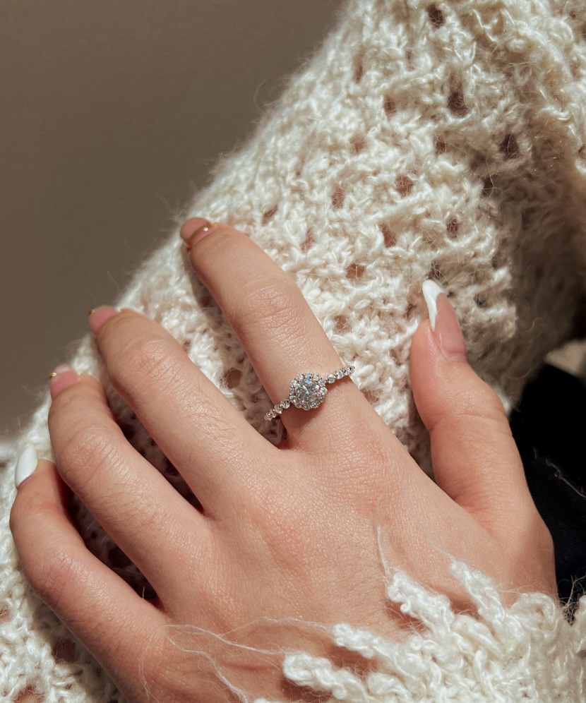 Sudraba gredzens ar moisanītiem 0.86ct