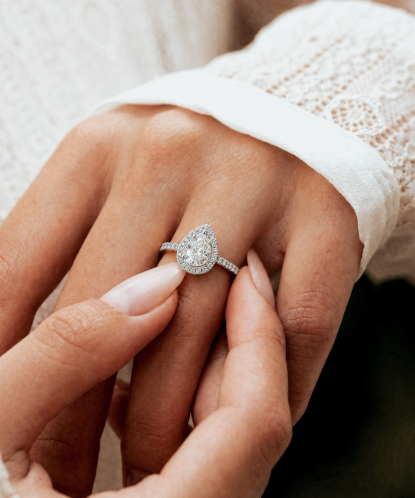 Серебряное кольцо с муассанитами 1.25ct