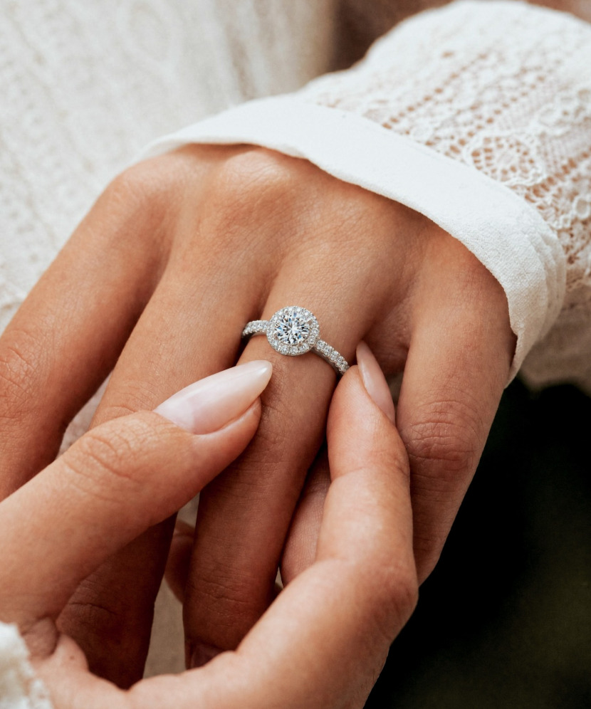 Sudraba gredzens ar moisanītiem 1.2ct