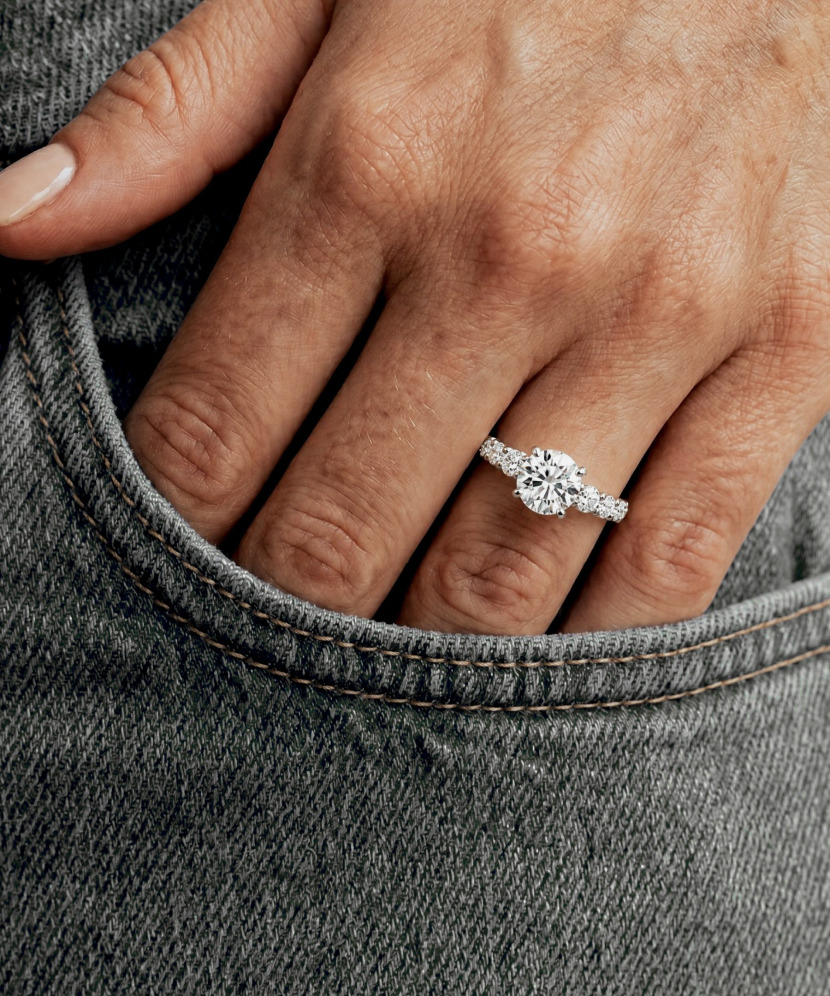 Серебряное кольцо с муассанитами 4.6ct