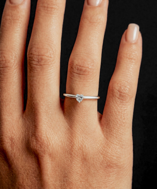 Серебряное кольцо с муассанитом 0.3ct