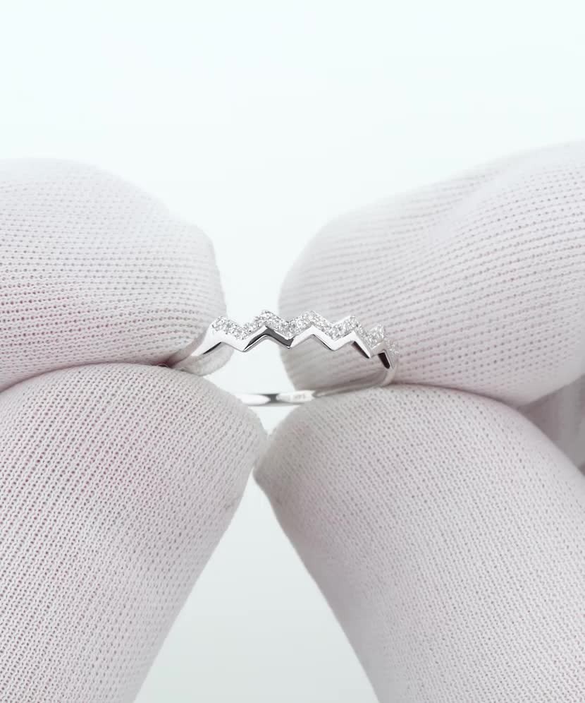 Кольцо из белого золота с бриллиантами