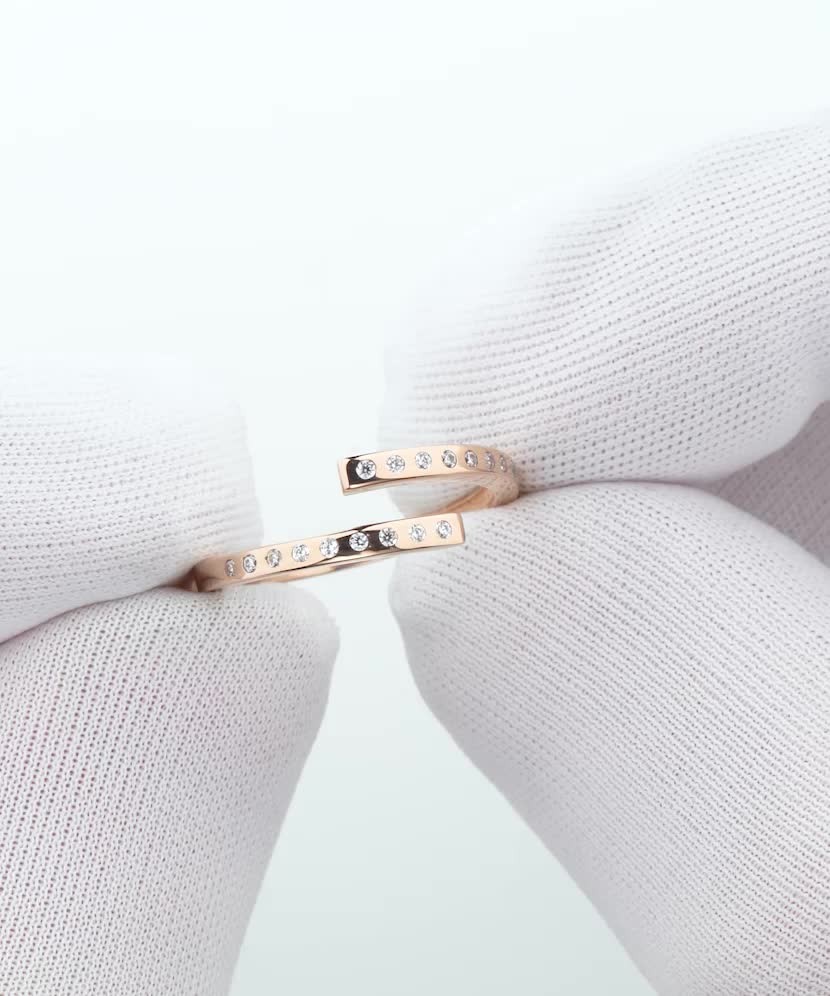 Золотое кольцо с цирконами