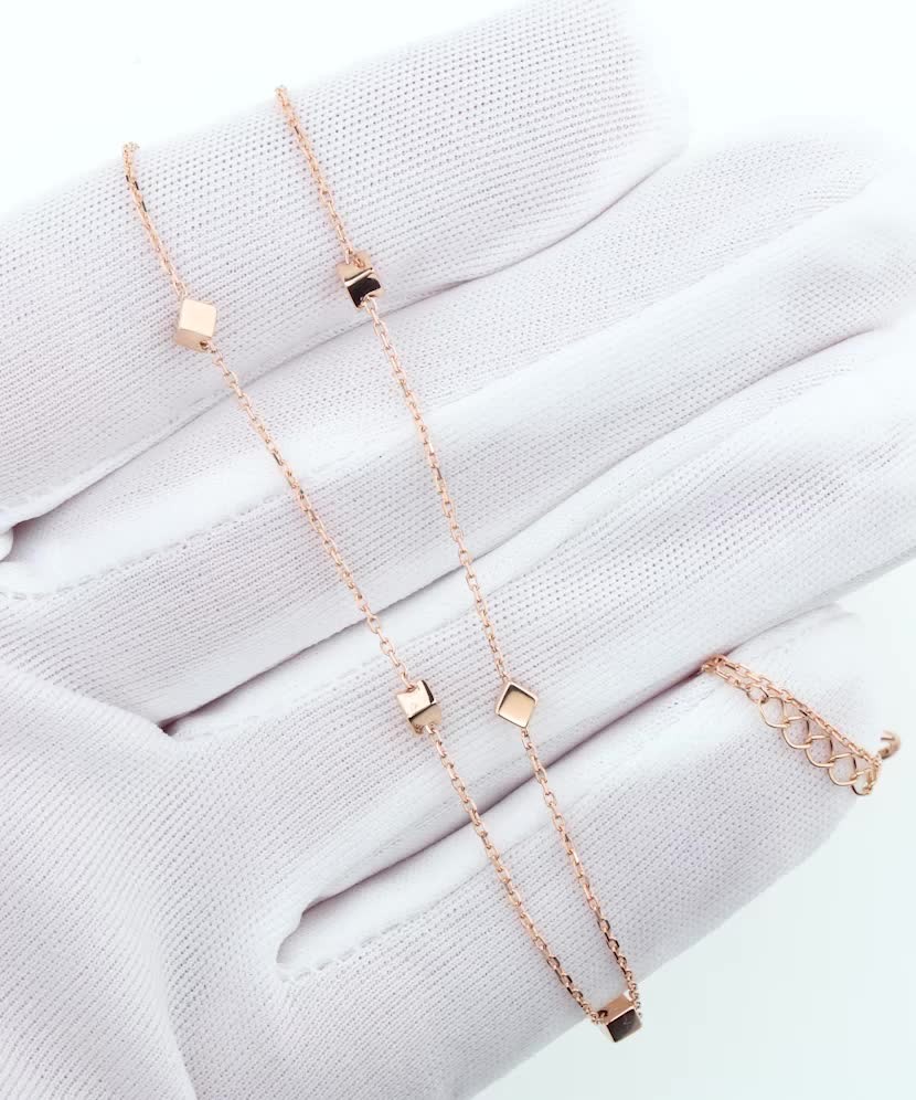 Золотая цепочка с подвеской